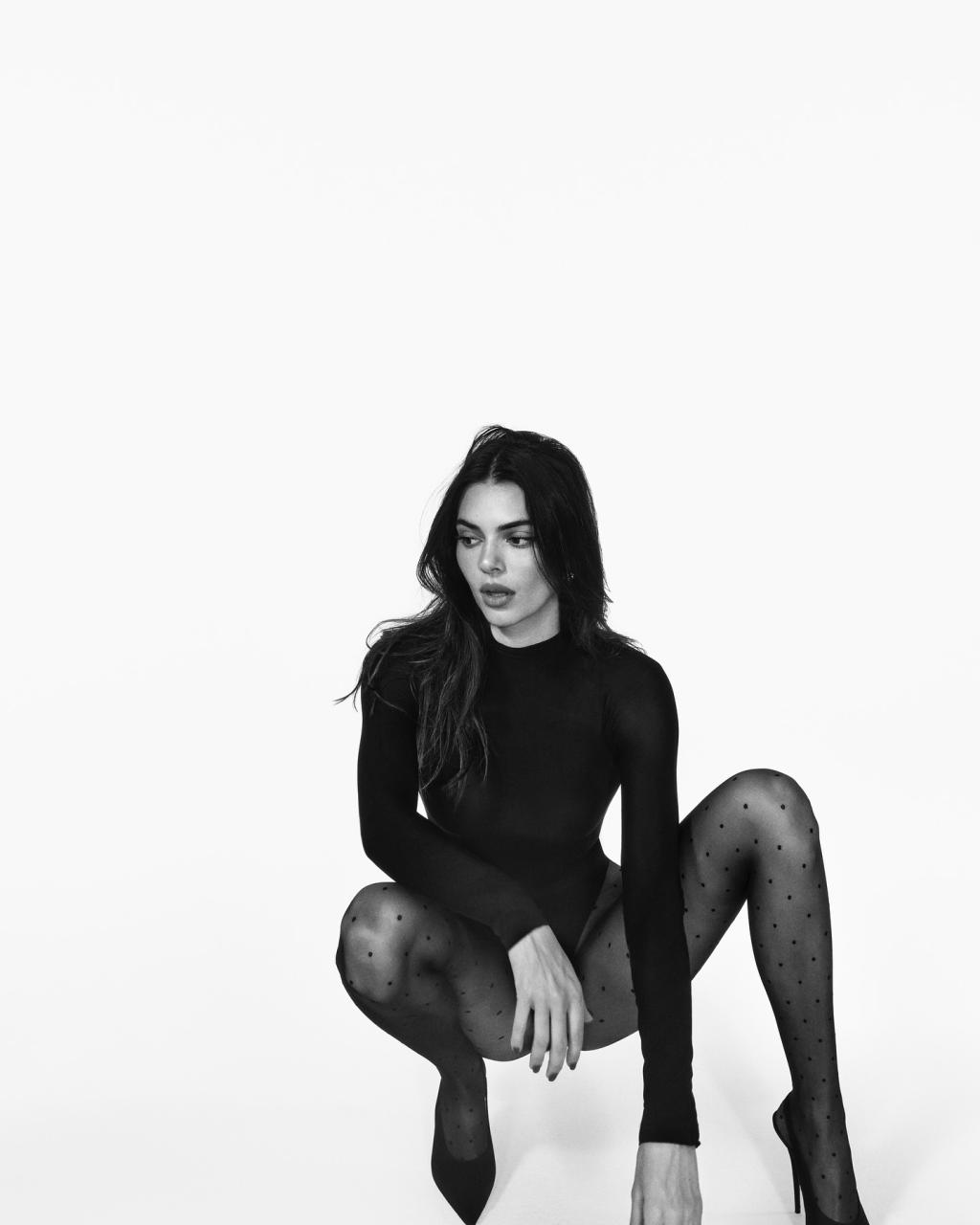 525629573_kendall-jenner-par-yulia-gorbachenko-calzedonia-10-2024-2.jpg