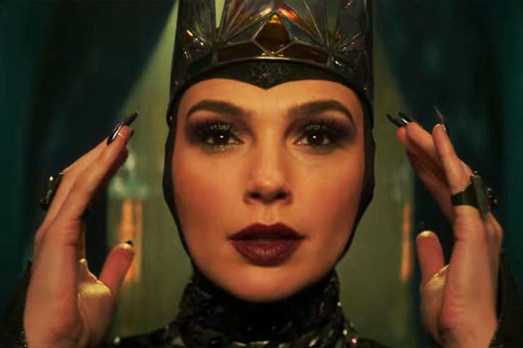 Five Gal Gadot protesters have been arrested in Lo.jpg