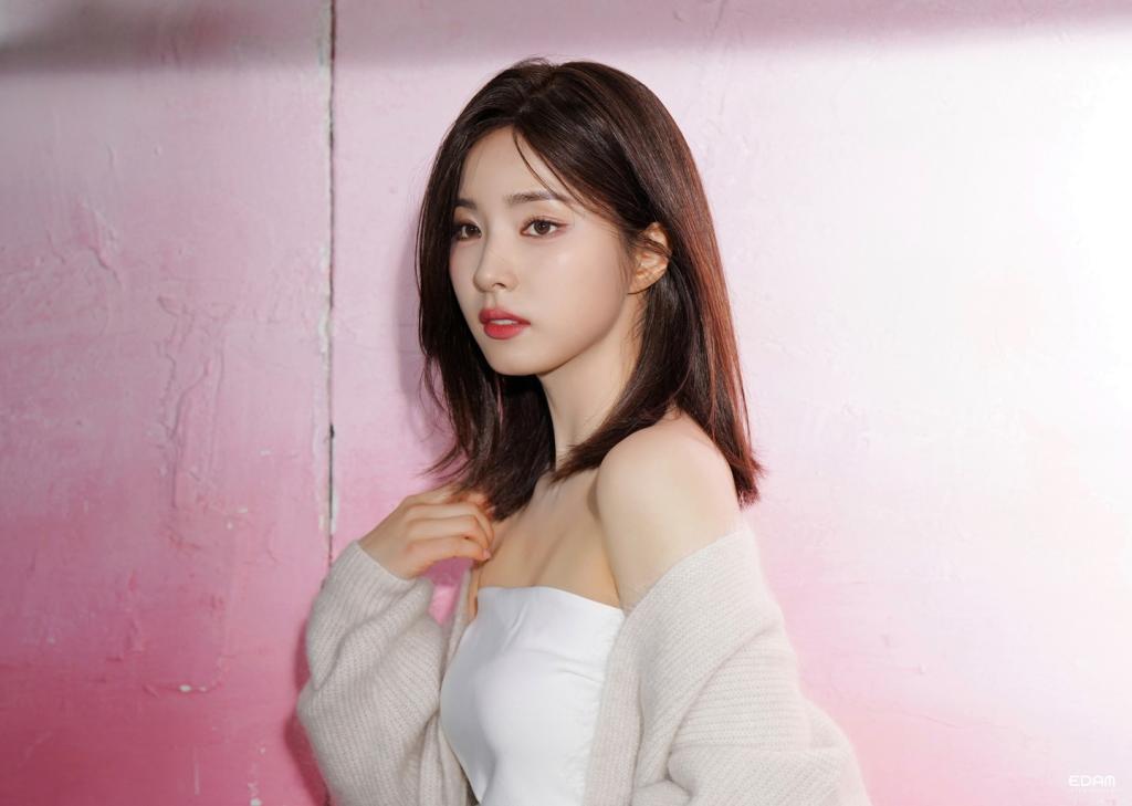 익스트림무비 - 이담 엔터테인먼트가 올린 신세경 바닐라코 화보 비하인드샷들