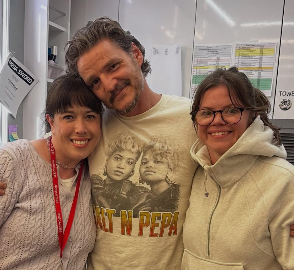 Pedro Pascal on the set of his last episode of ‘TH.jpg