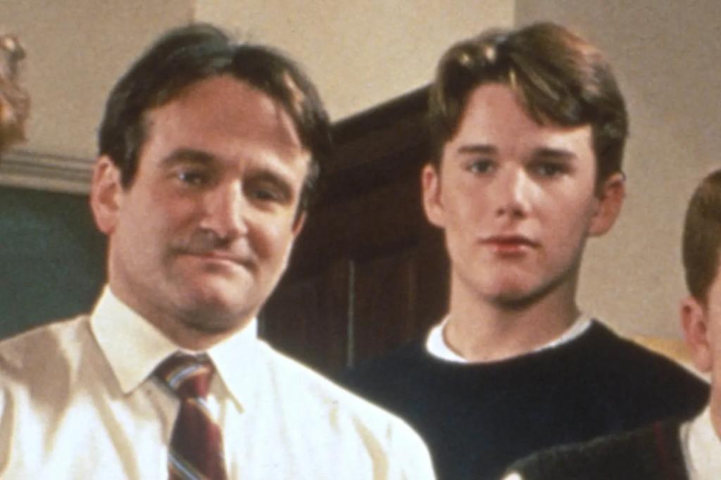 Robin-Williams-Ethan-Hawke-Dead-Poets-Society-120725-55593ed4329848679a29b4475d5f524e.webp.jpg