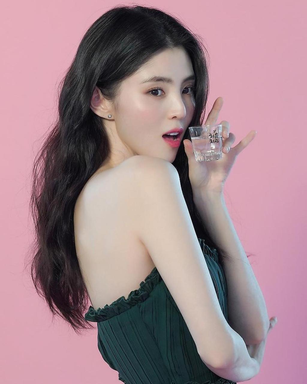익스트림무비 - 한소희 2018년 일반인 시절 VJ특공대 출연모습 / 처음처럼 뉴화보
