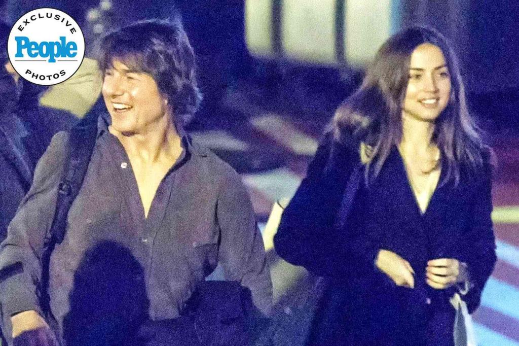 tom-cruise-ana-de-armas-spotted-together-031525-7887511ee738456aa7dfcf464eb314d3.jpg