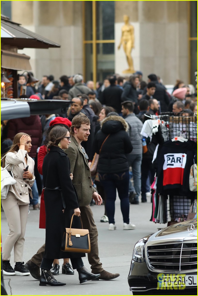 alicia-vikander-michael-fassbender-paris-14.jpg