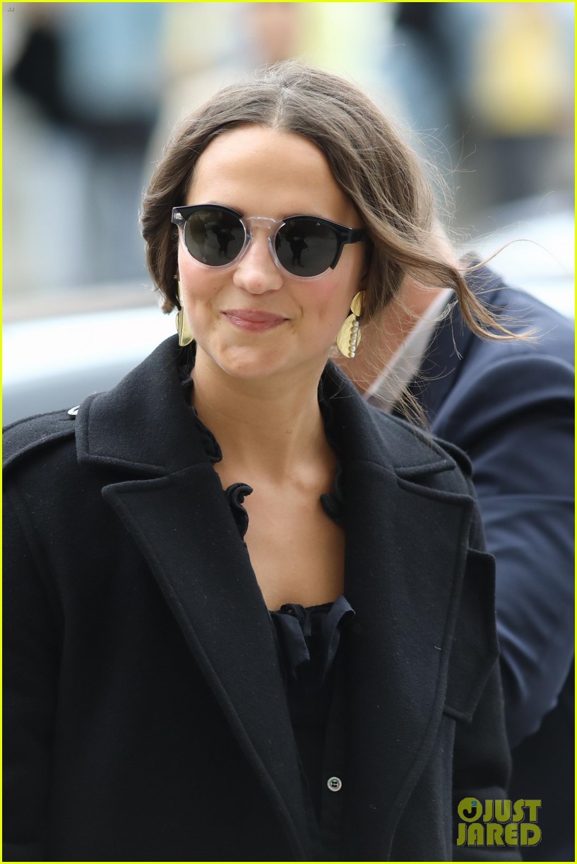 alicia-vikander-michael-fassbender-paris-18.jpg