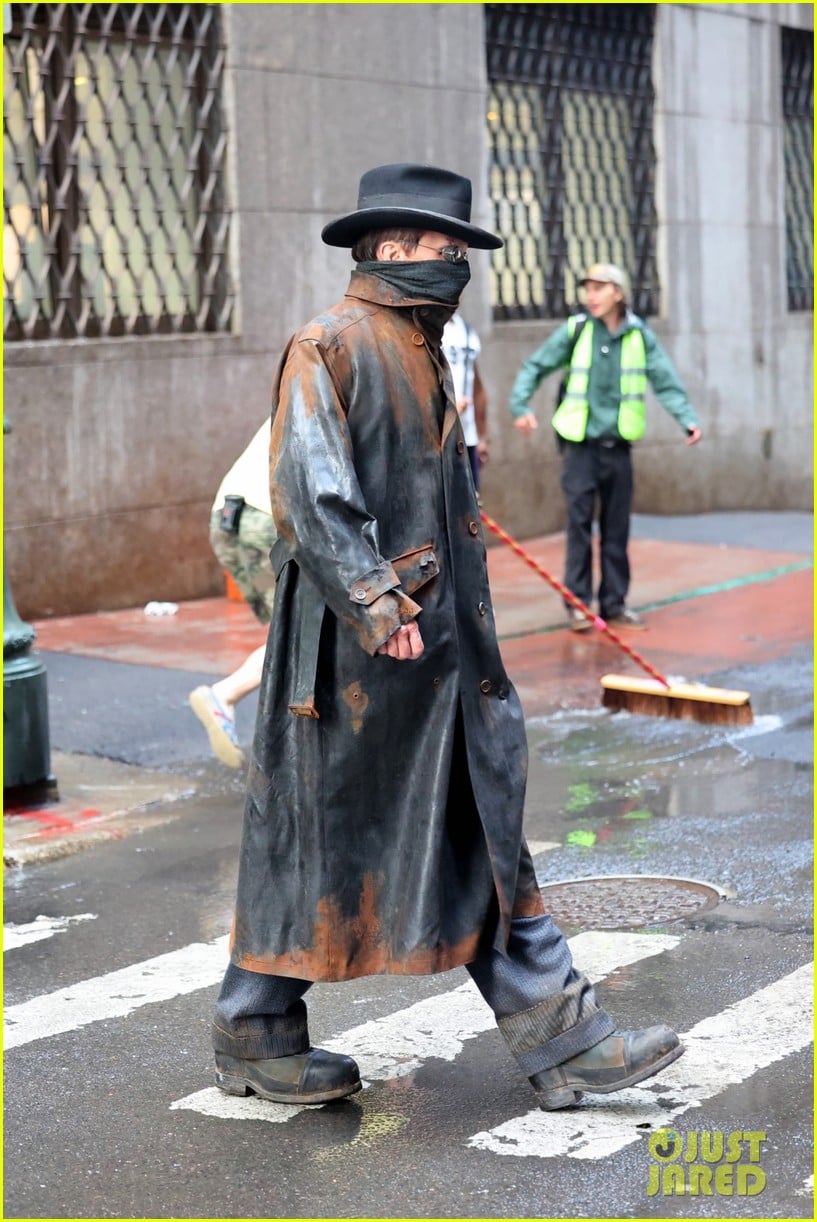 christian-bale-on-set-of-frankenstein-monster-the-bride-in-nyc-12.jpg