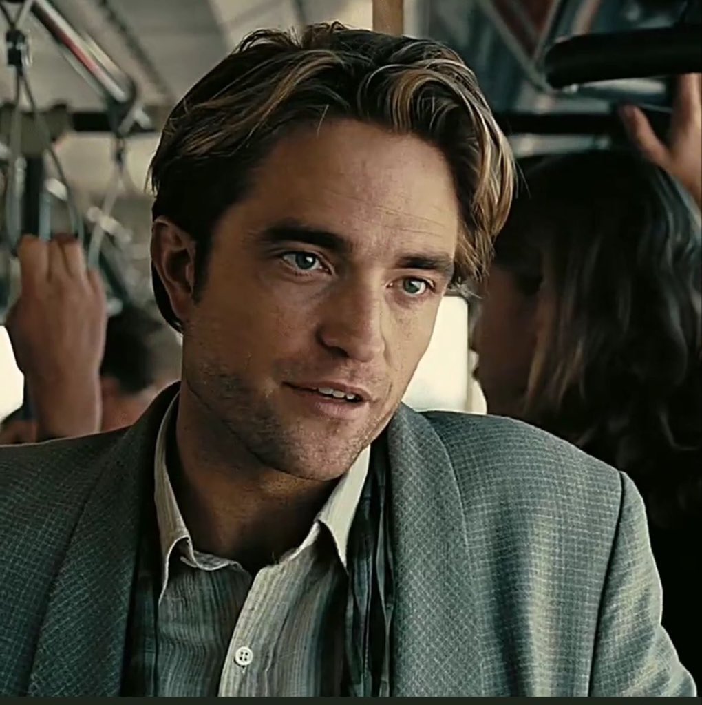 Robert Pattinson says he recently rewatched an old.jpg