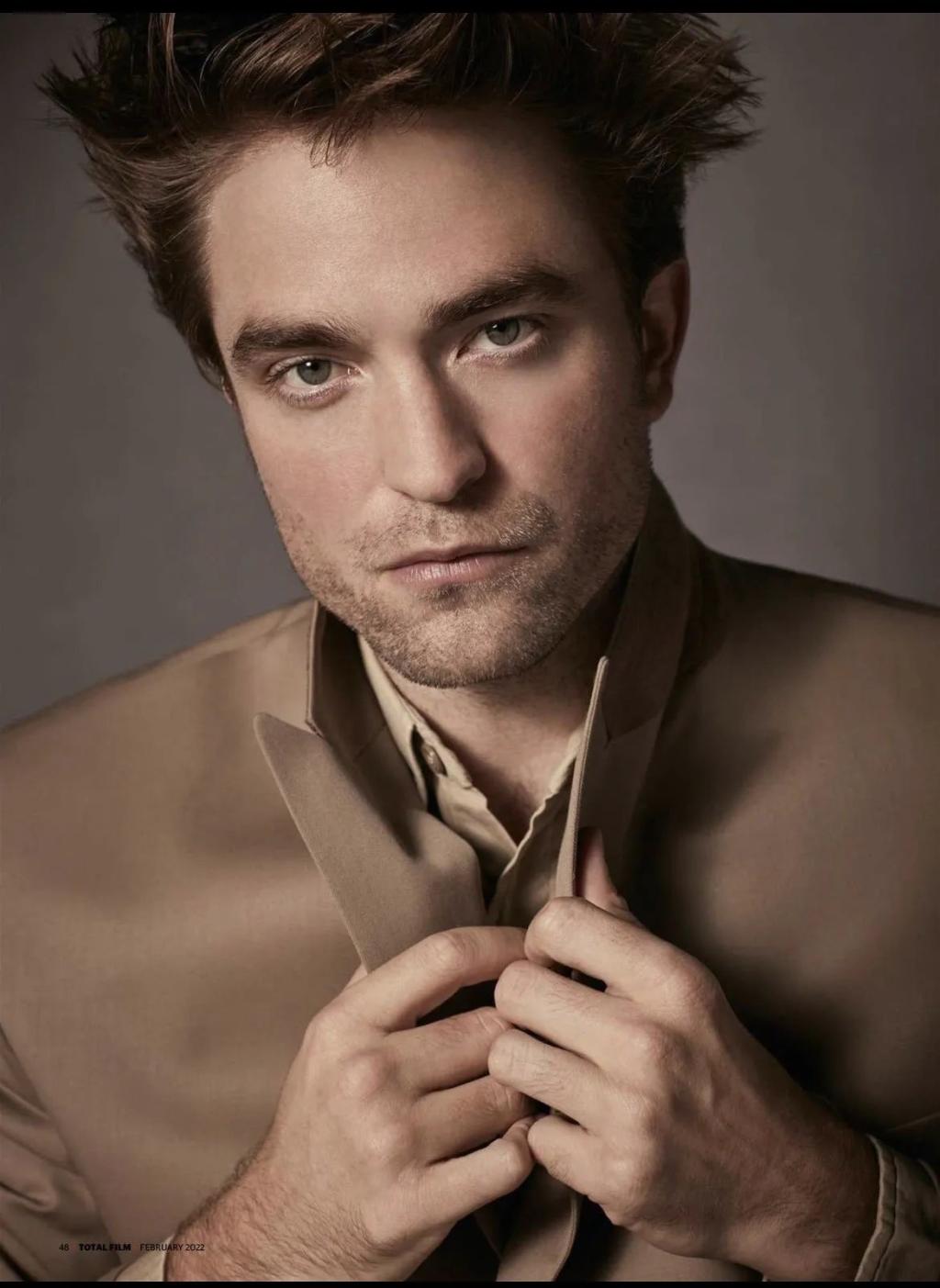 Robert Pattinson has reportedly had a meeting with.jpg