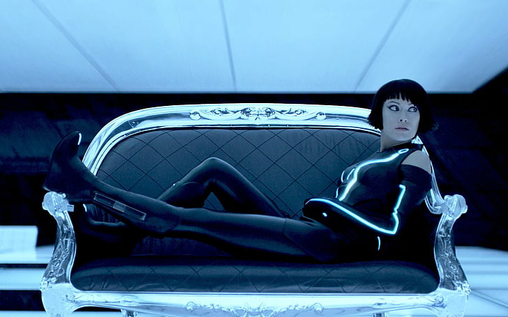 couch-olivia-quorra-tron-wallpaper-preview.jpg