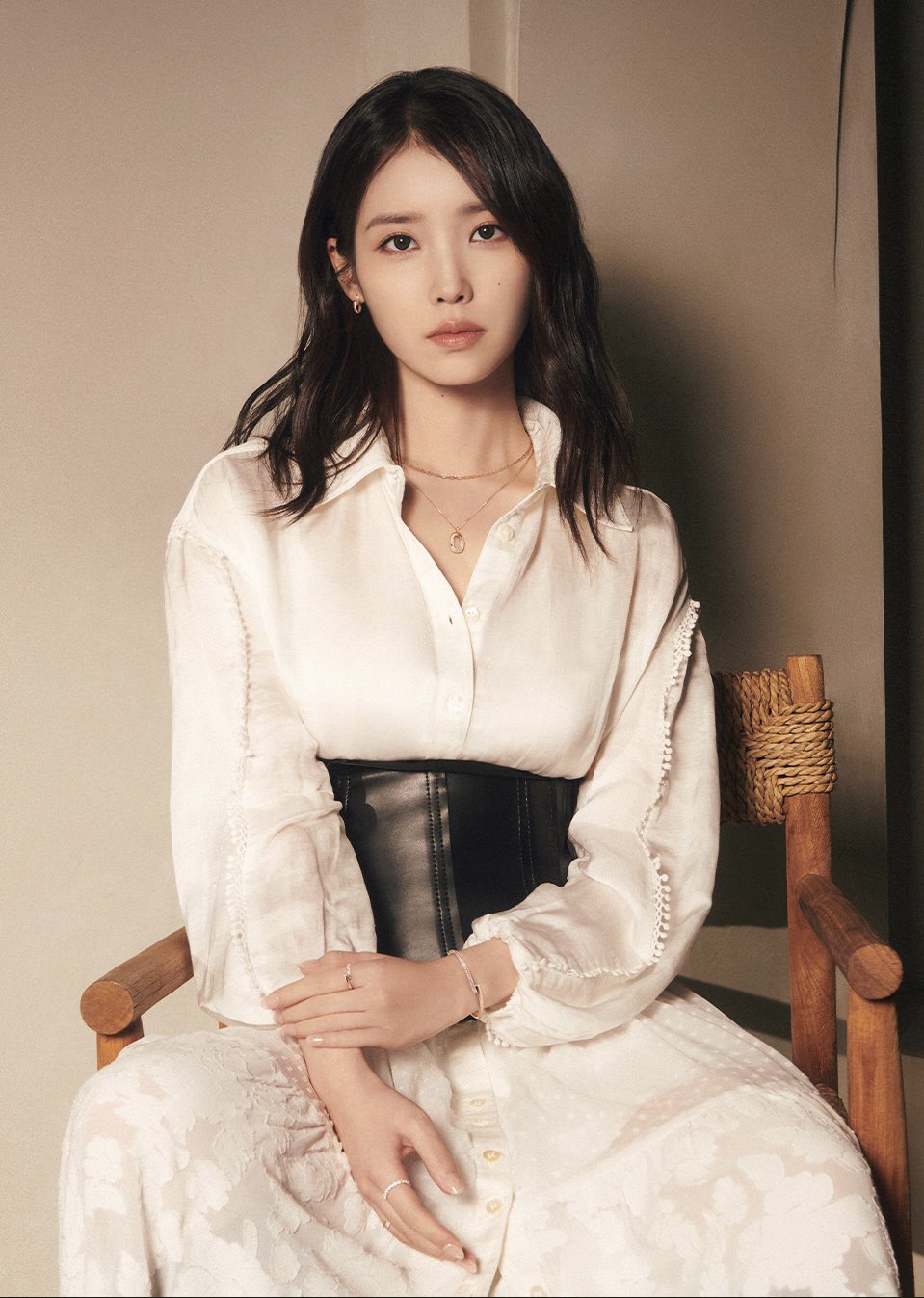 아이유 제이에스티나 새 화보IU X J.ESTINA.jpg