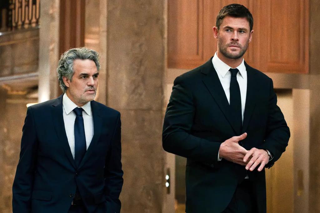 Chris-Hemsworth-and-Mark-Ruffalo-Crime-101-020626-1ce5d4f371b5457a895834917b7bd689.webp.jpg