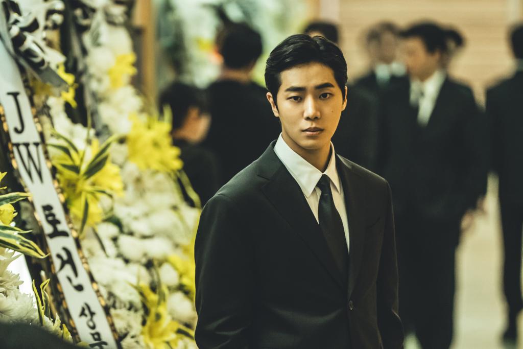 광장 세계의 한 축, ',주운&#039, 조직의 수장 이주운과 아들 금손, 오른팔 성철. 그리고 기석 (1).jpg
