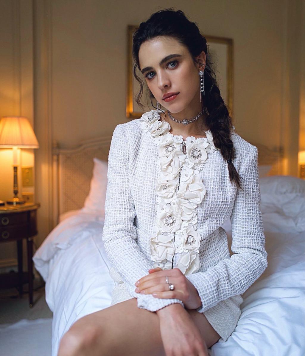 Margaret Qualley is set to present at the 2025 #Os.jpg