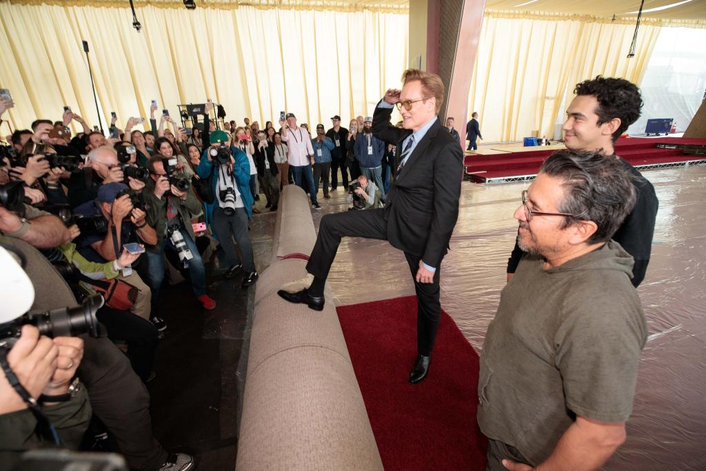 #Oscars host Conan O',Brien helped roll out the red.jpg