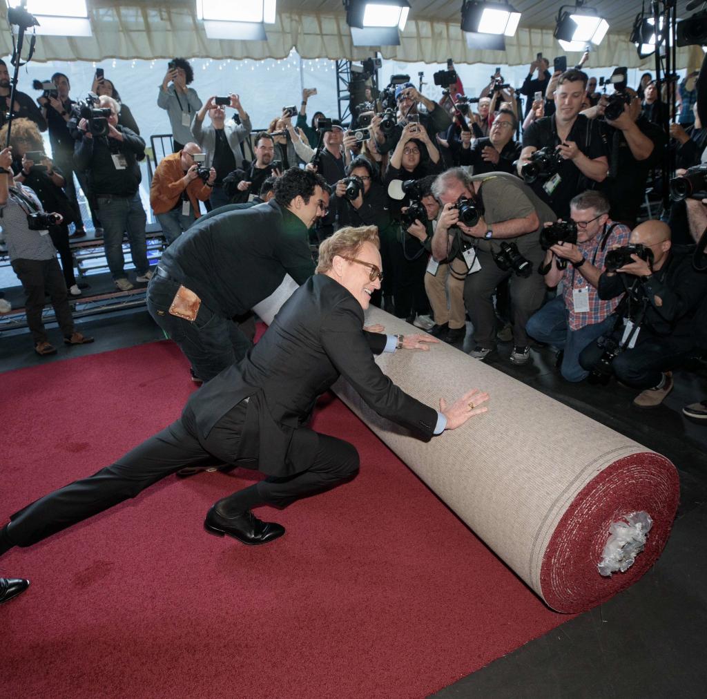 Conan O’Brien rolling out the red carpet for the # (2).jpg