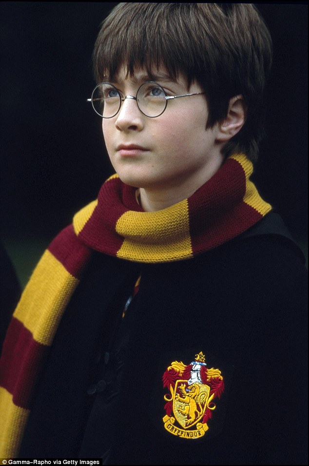 2F17FAAE00000578-3347639-Daniel_Radcliffe_was_first_cast_as_Harry_Potter_at_the_age_of_11-m-37_1449350020290.jpg