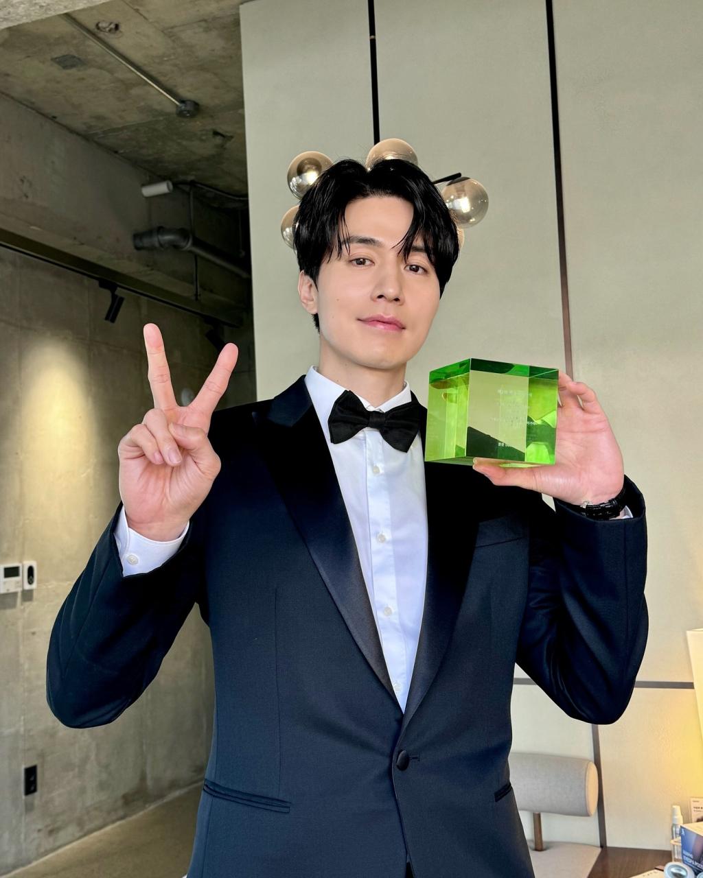 UD_leedongwook_official_3528375464861685173_2219792296_2024_ 12_ 22_.jpg