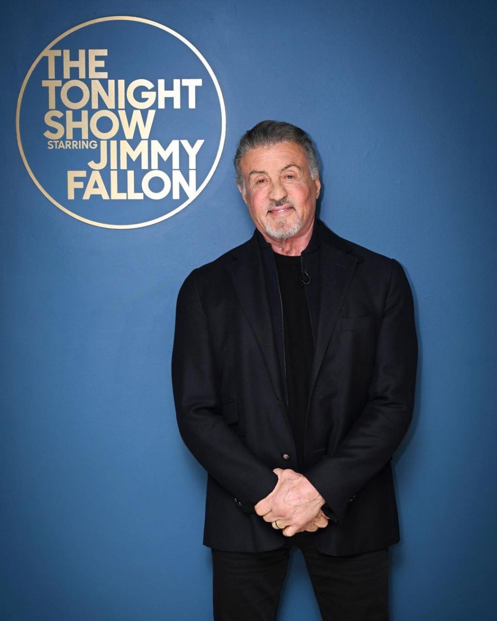 fallontonightbts_425879455_917749596675959_4666732794500052703_n.jpg