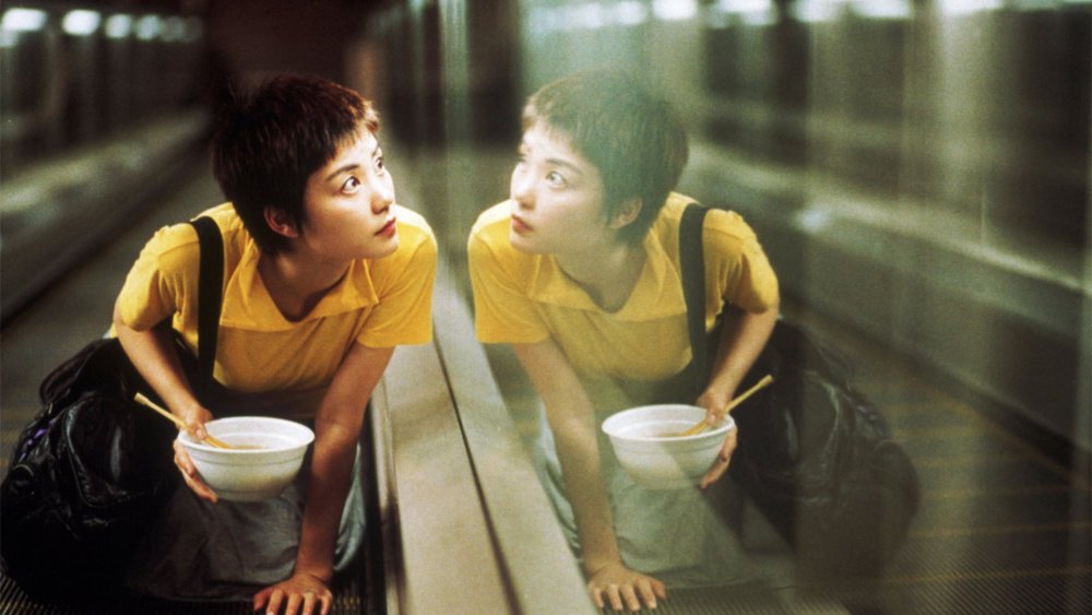 chungking-express-1994-007-faye-wong-escalator-reflection.jpg