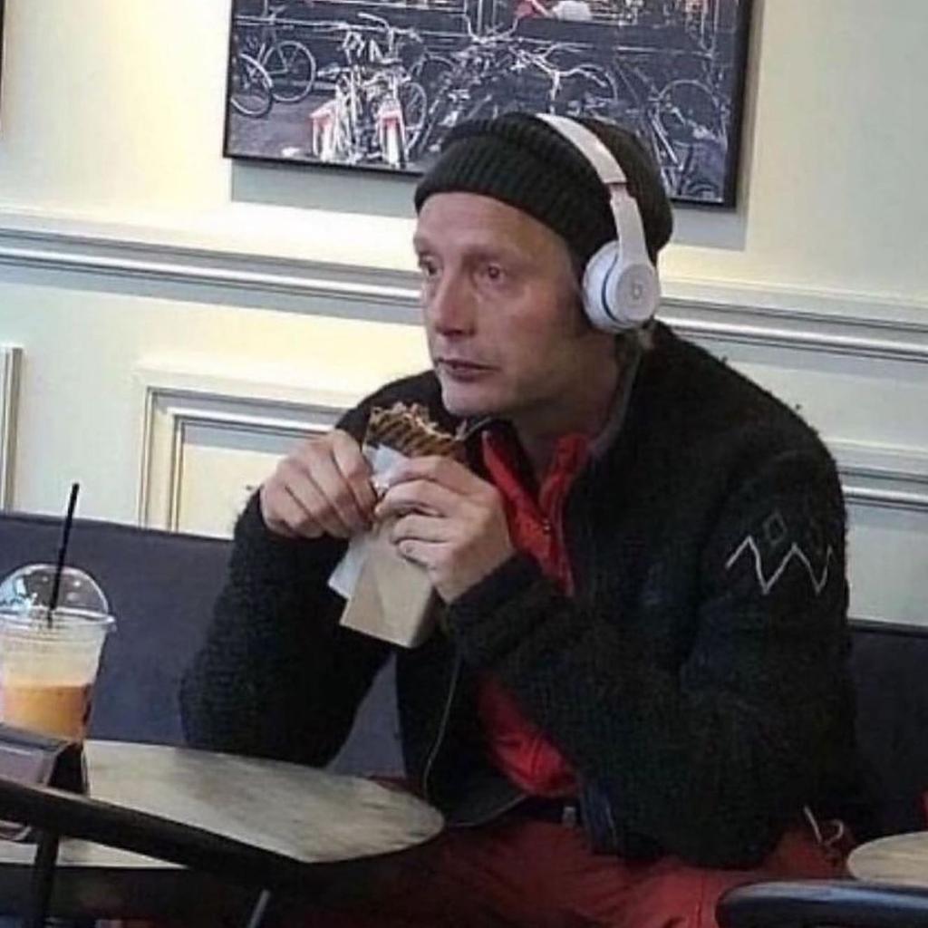 351283849_1084241022918629_8480040979615600475_n.jpg