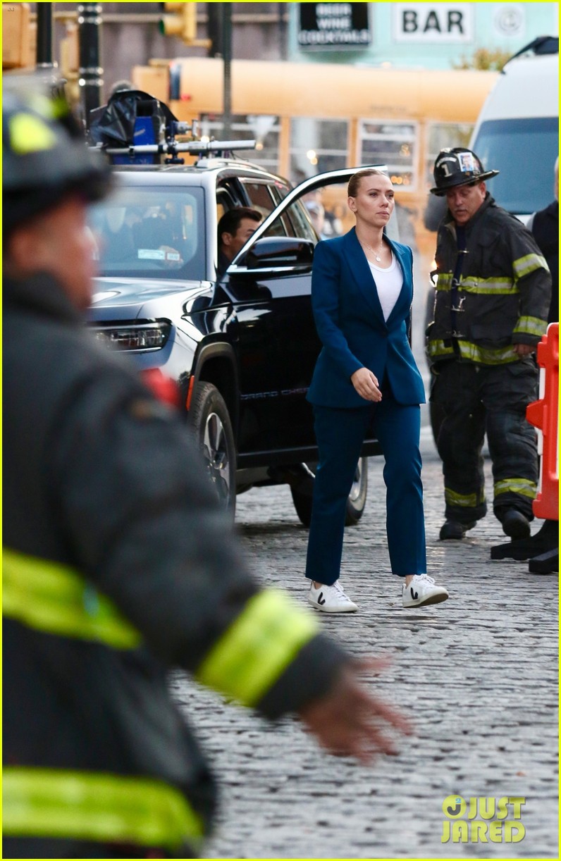 jurassic-world-rebirth-nyc-scarlett-johansson-02.jpg