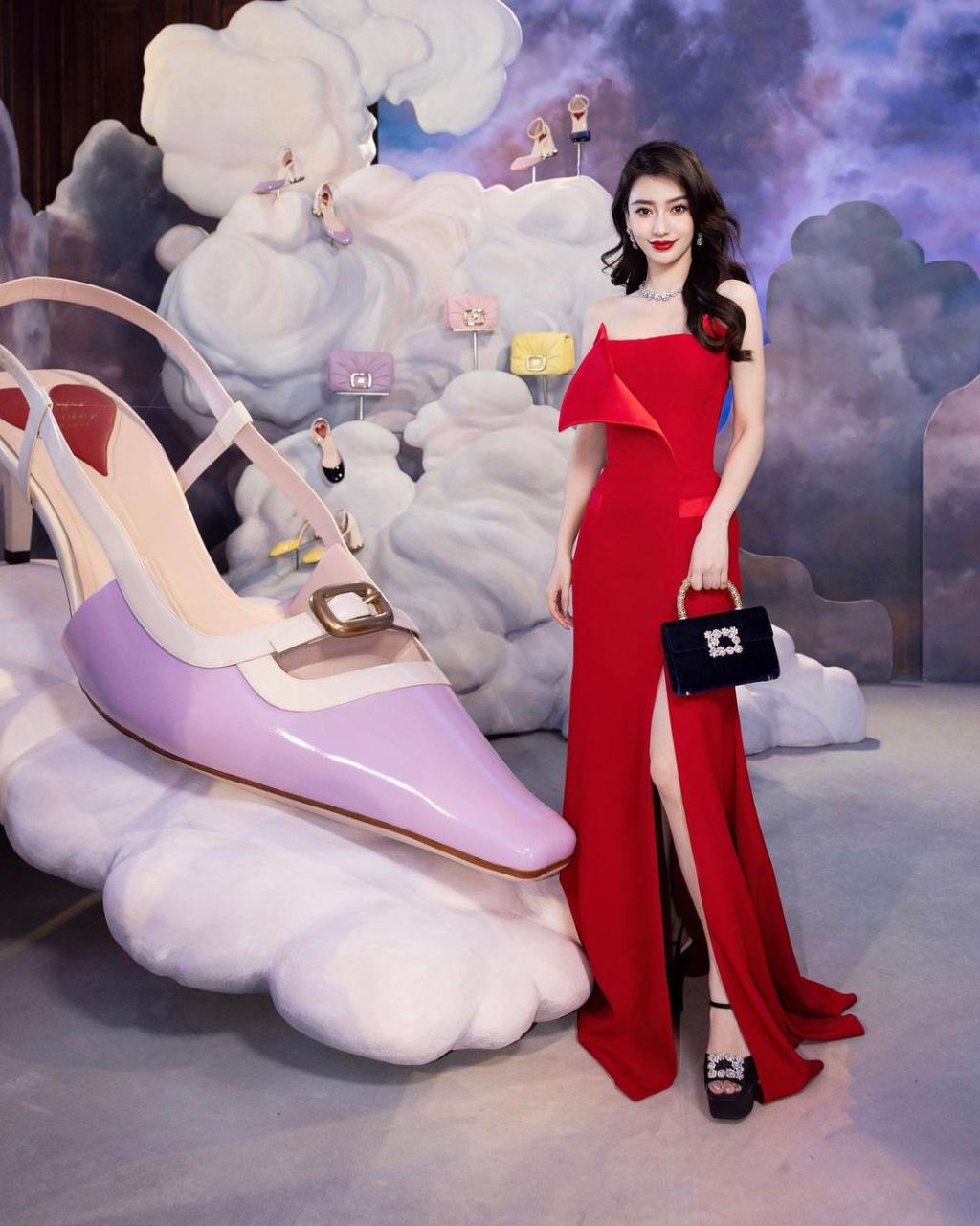 rogervivier_383172384_850467823133813_1934609963313850467_n.jpg