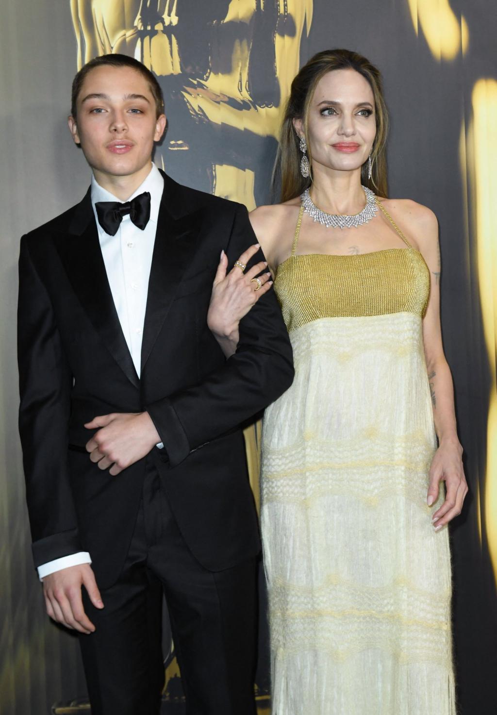 Knox Jolie-Pitt and Angelina Jolie at the #Governo.jpg