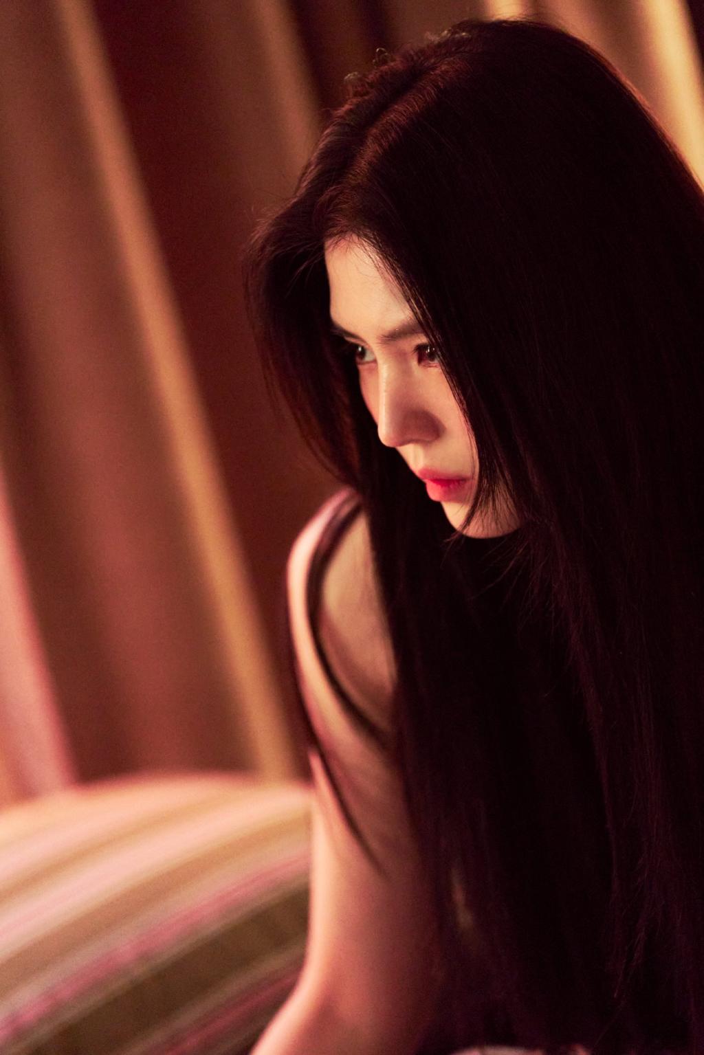 상냥한 미소 뒤 상반된 강렬한 눈빛평범한 일상을 꿈꾸며 기꺼이 위험에 뛰어드는 '미선' 독 (1).jpg