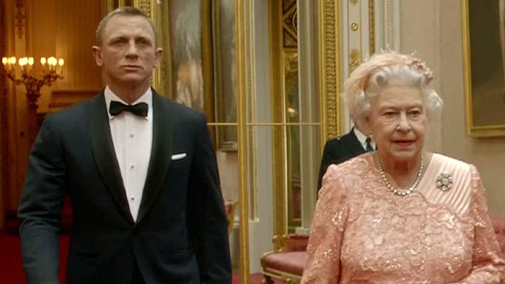 Daniel-Craig-Queen.jpeg.jpg