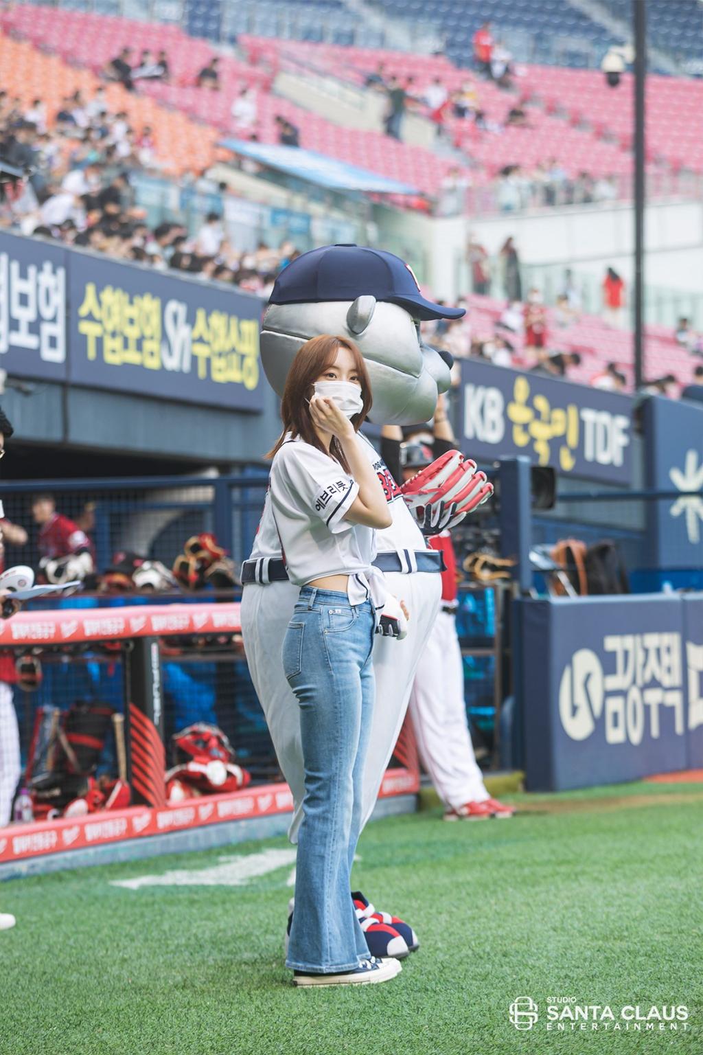 TWICE GLOBAL on X: [PIC] 160402 LG Twins Baseball match at Jamsil