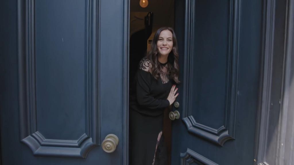 Inside Liv Tyler',s Gut-Renovated NYC Brownstone _ Open Door _ Architectural Digest (1080p) (2).mp4_20210323_170523.968.jpg