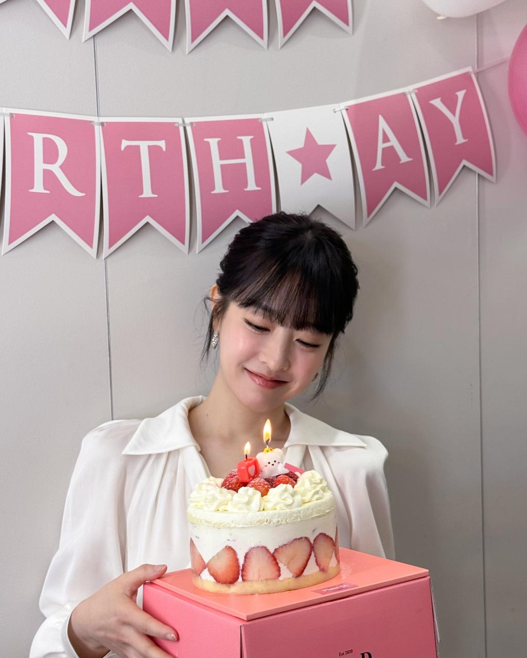 boyoung0212_official (1).jpeg.jpg