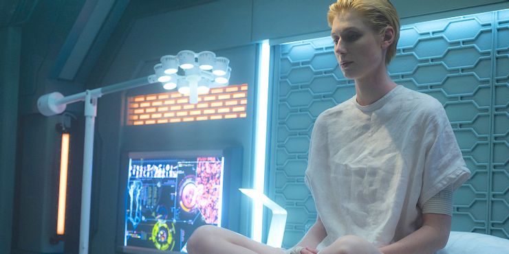 Elizabeth-Debicki-in-Cloverfield-Paradox.jpg