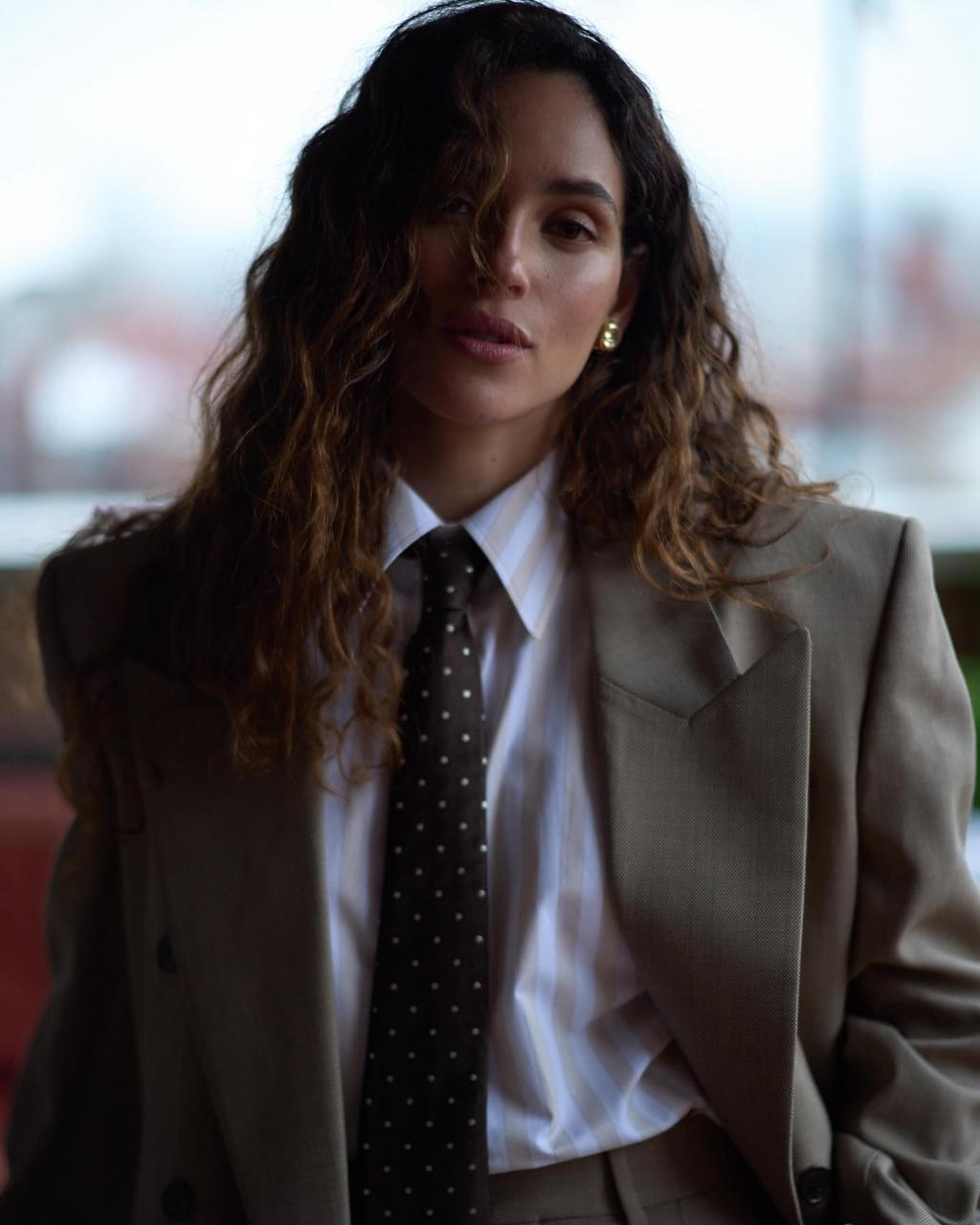 UD_adriaarjona_3627526121706867340_13658835_2025_ 5_ 8_.jpg