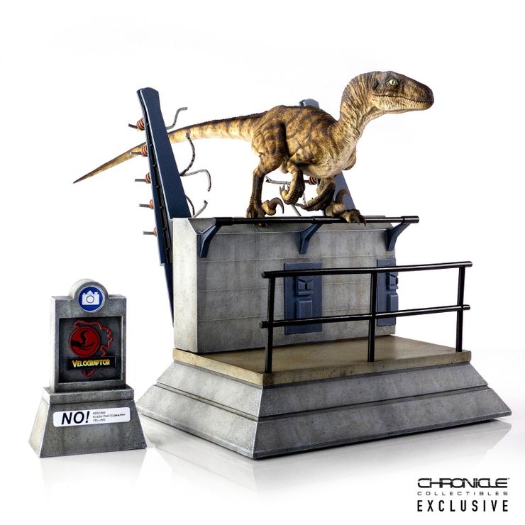 Jurassic-Park-raptor-breakout-statue.jpg