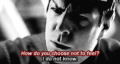 tumblr_mnx7t7Cwvh1qguakjo8_r1_250.gif
