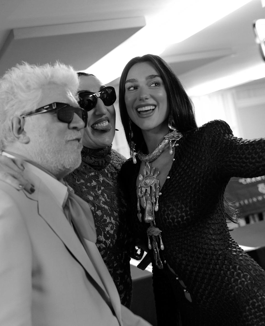 UD_dualipa_3621444223284761967_12331195_2025_ 5_ 2_.jpg