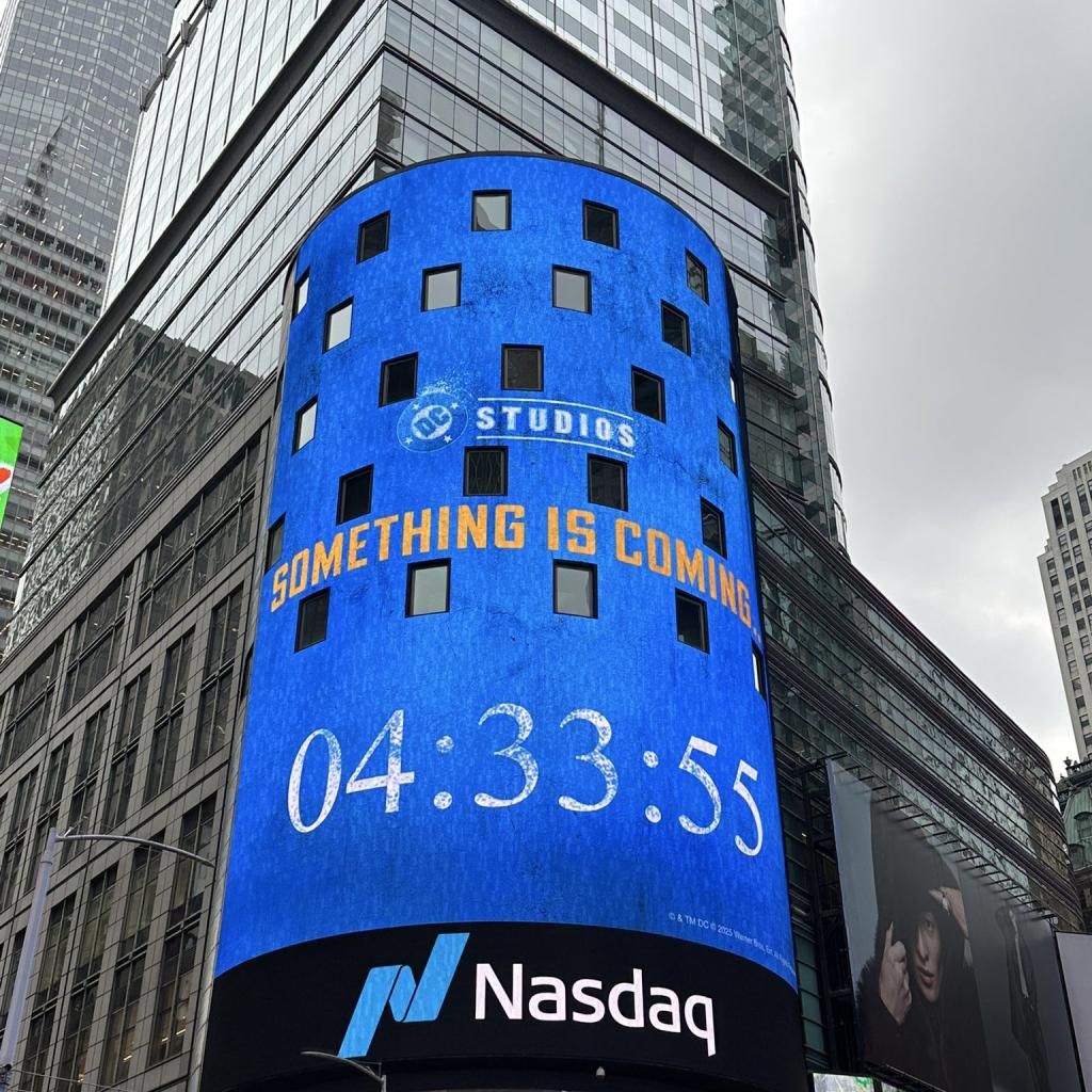 DC have placed a live countdown in Times Square.Al.jpg