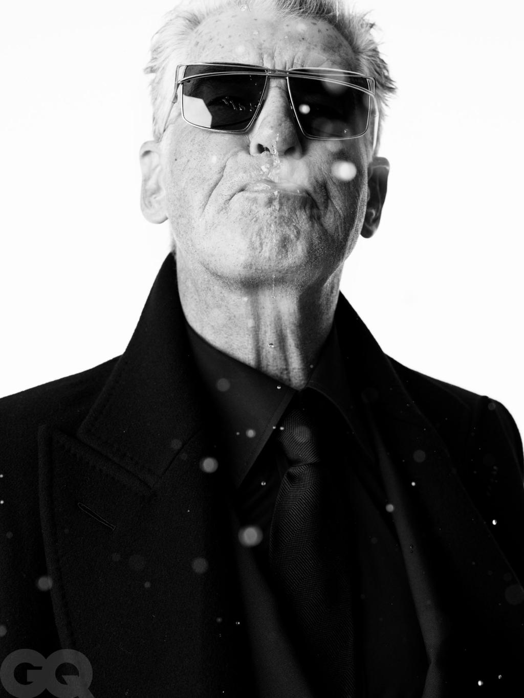 GQ_DECJAN_ONLINE_PIERCE BROSNAN_10.jpg