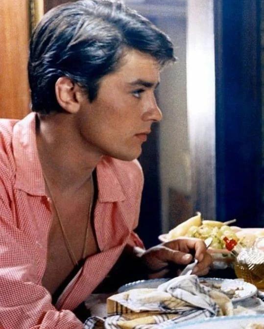 alain-delon-purple-noon-1960-one-of-the-most-beautiful-v0-doxjuffyg89a1.webp.jpg