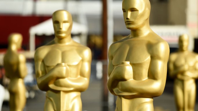Oscar-statues.jpg