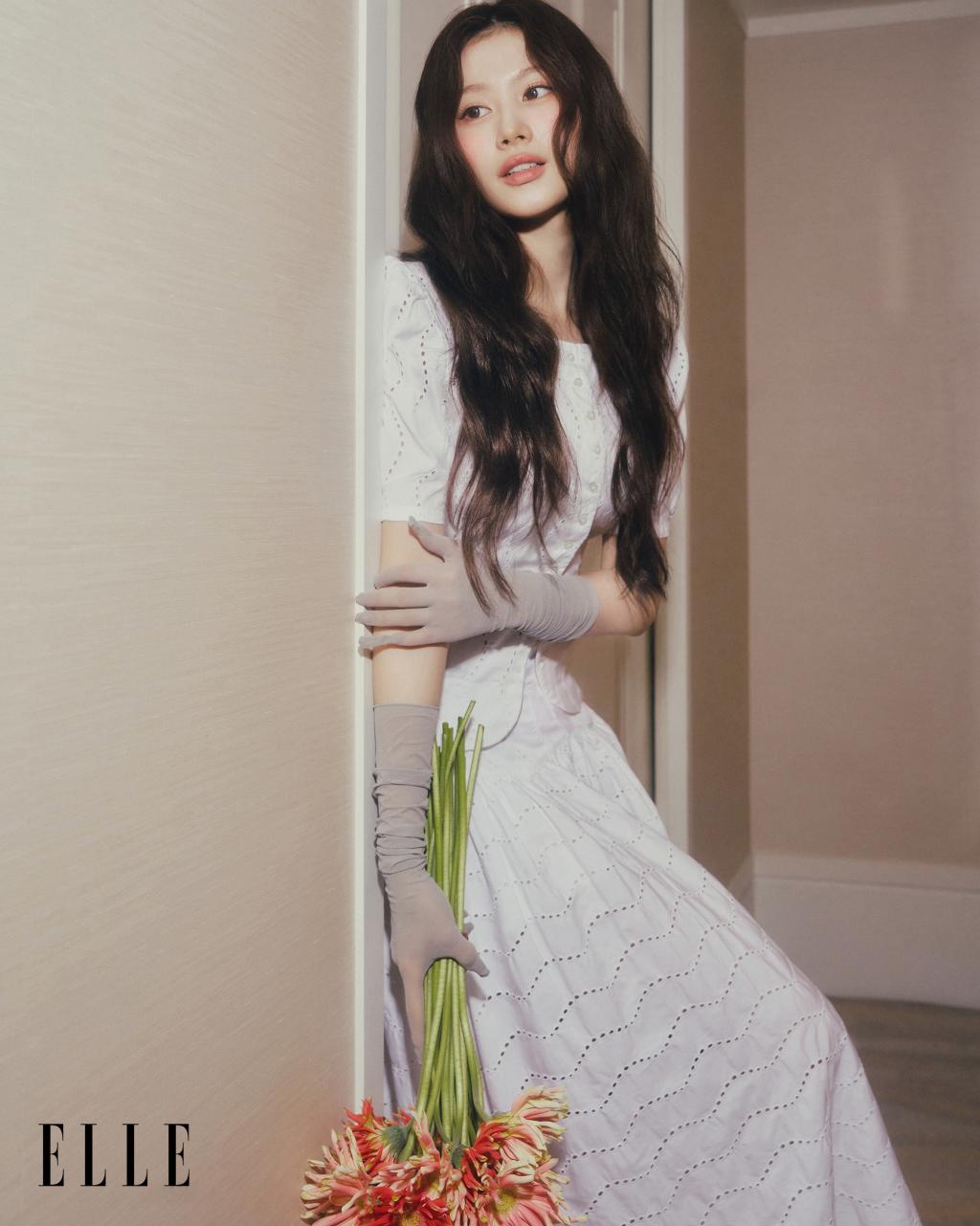 elletaiwan_1777607974_3887178750979304160_456030220_5.jpg