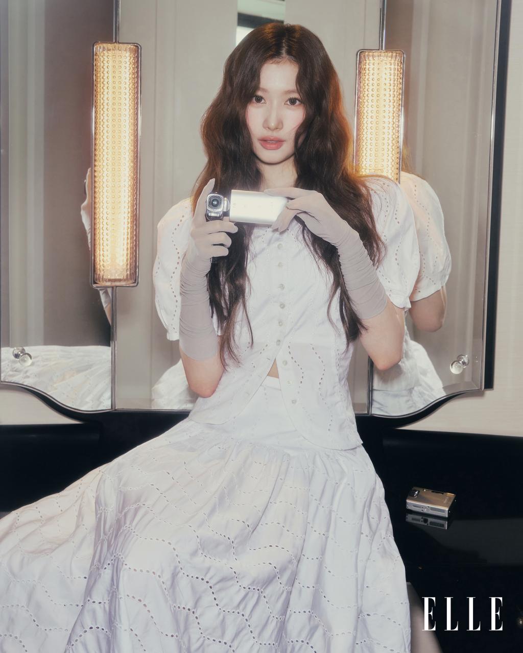 elletaiwan_1777607184_3887171853714809741_456030220_2.jpg