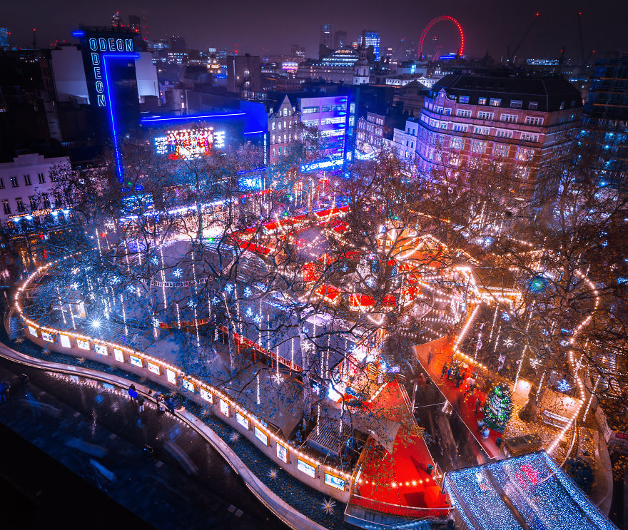 I-Photographed-The-Amazing-Christmas-Lights-In-London-5de8f232ea27f_880.jpg