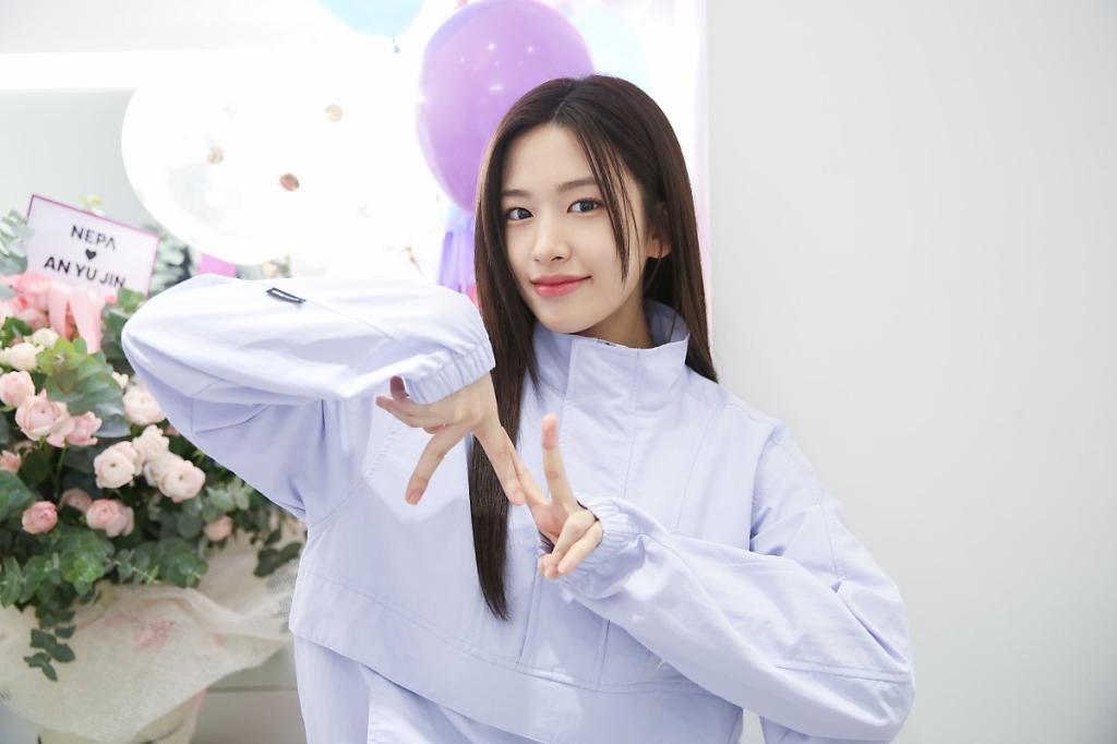 안유진_X_‘NEPA’_광고_촬영_현장_비하인드_(2).jpg