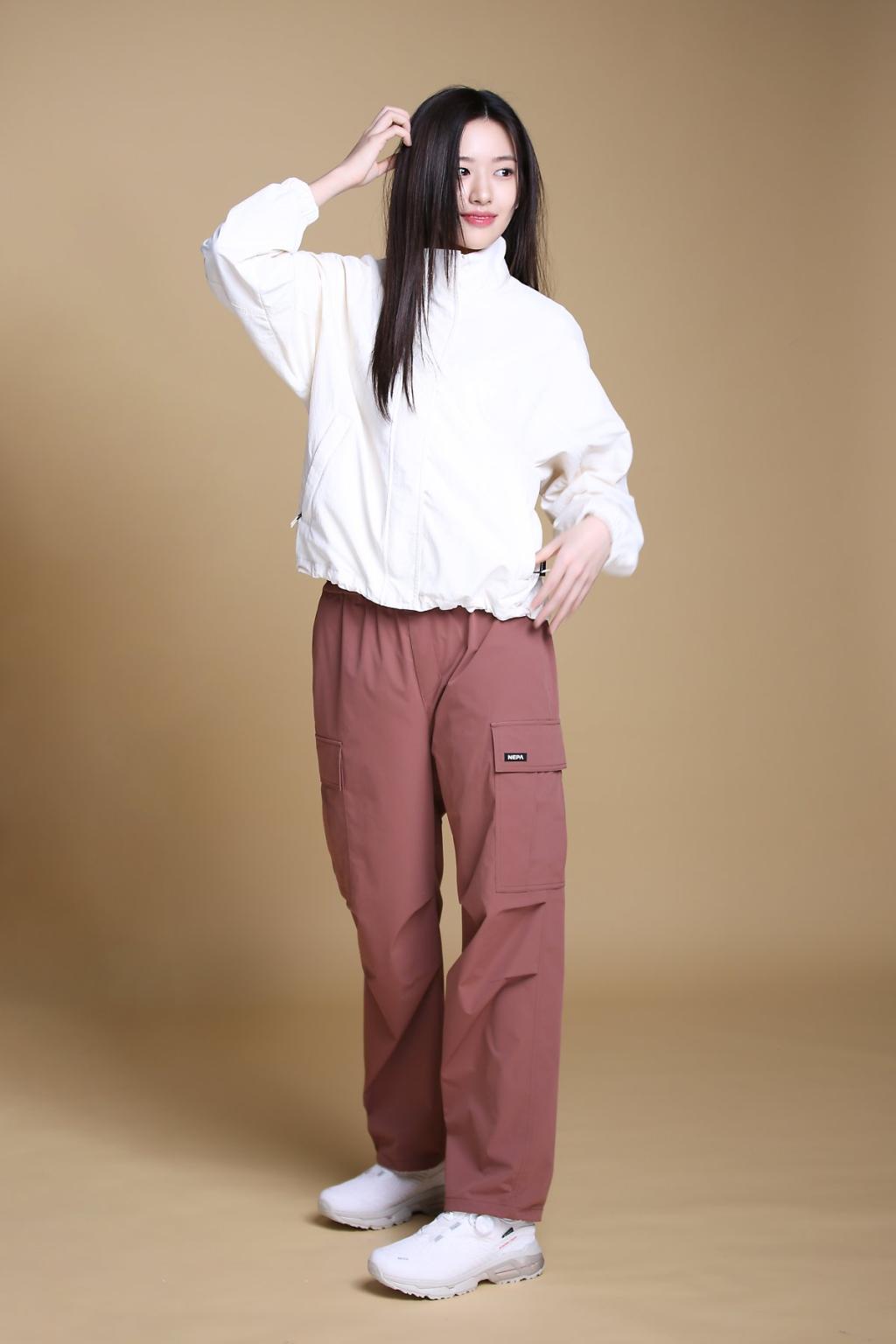 안유진_X_‘NEPA’_광고_촬영_현장_비하인드_(10).jpg