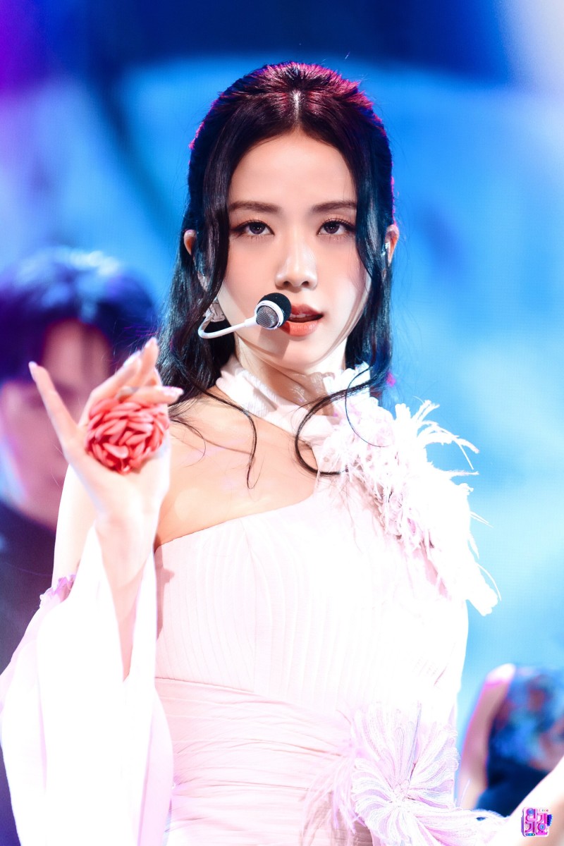 230416-BLACKPINK-Jisoo-FLOWER-5.jpeg