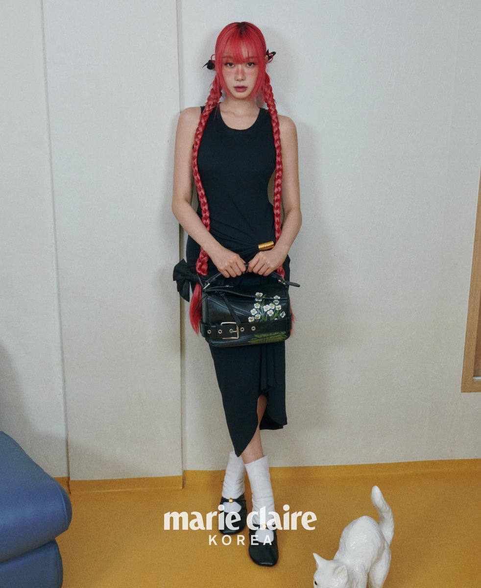 #제작협찬#로에베, #지젤, 그리고 #마리끌레르 가 함께한 6월 커버의 내지 화보 중 일부 (1).jpg