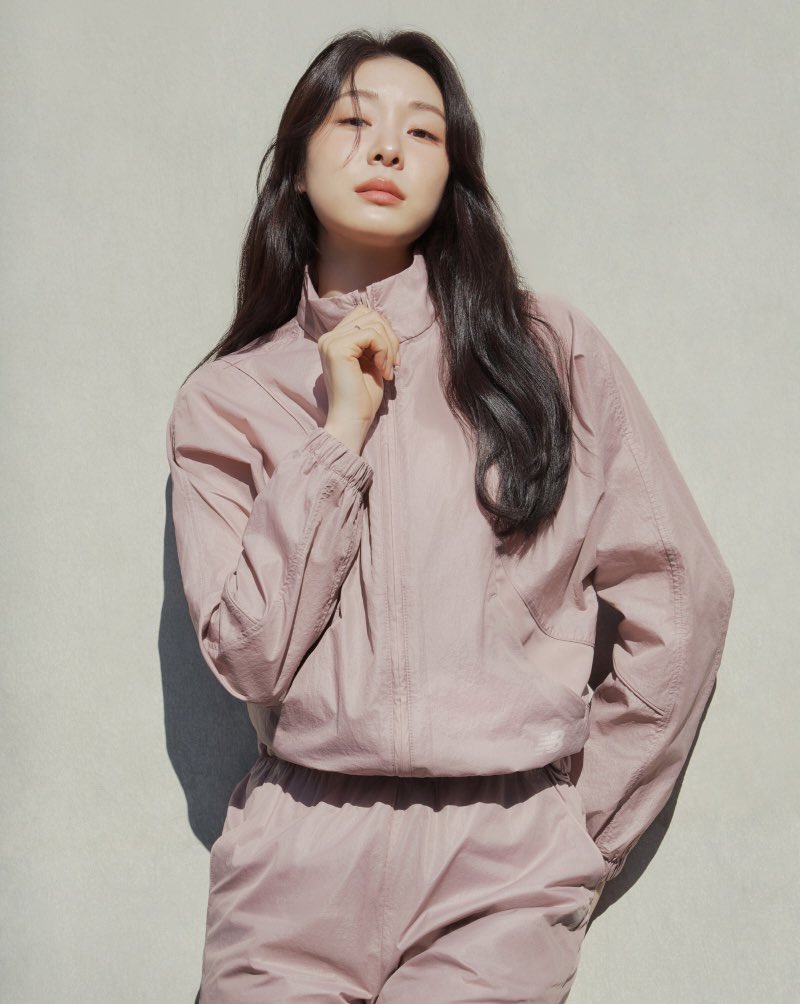뉴발란스 Glossy Pink Spring with YUNA #김연아 (2).jpg