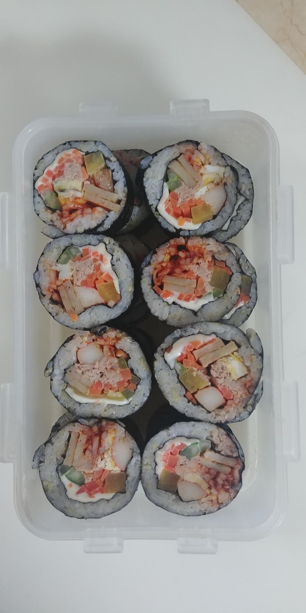 익스트림무비 - (deckle님께 나눔)오늘 명씨네에서 수제김밥 나눔합니다